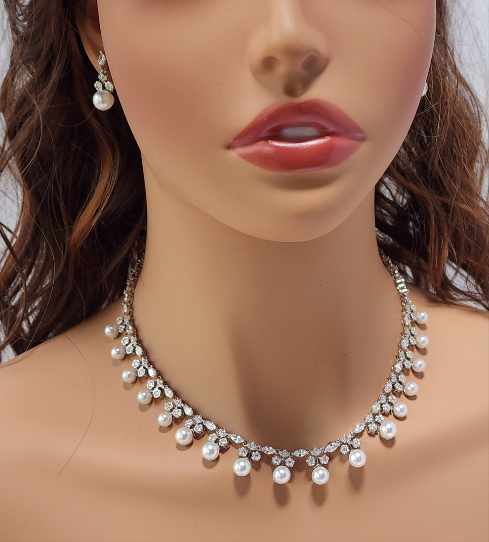 Graceful pearls and diamond jewelry Set