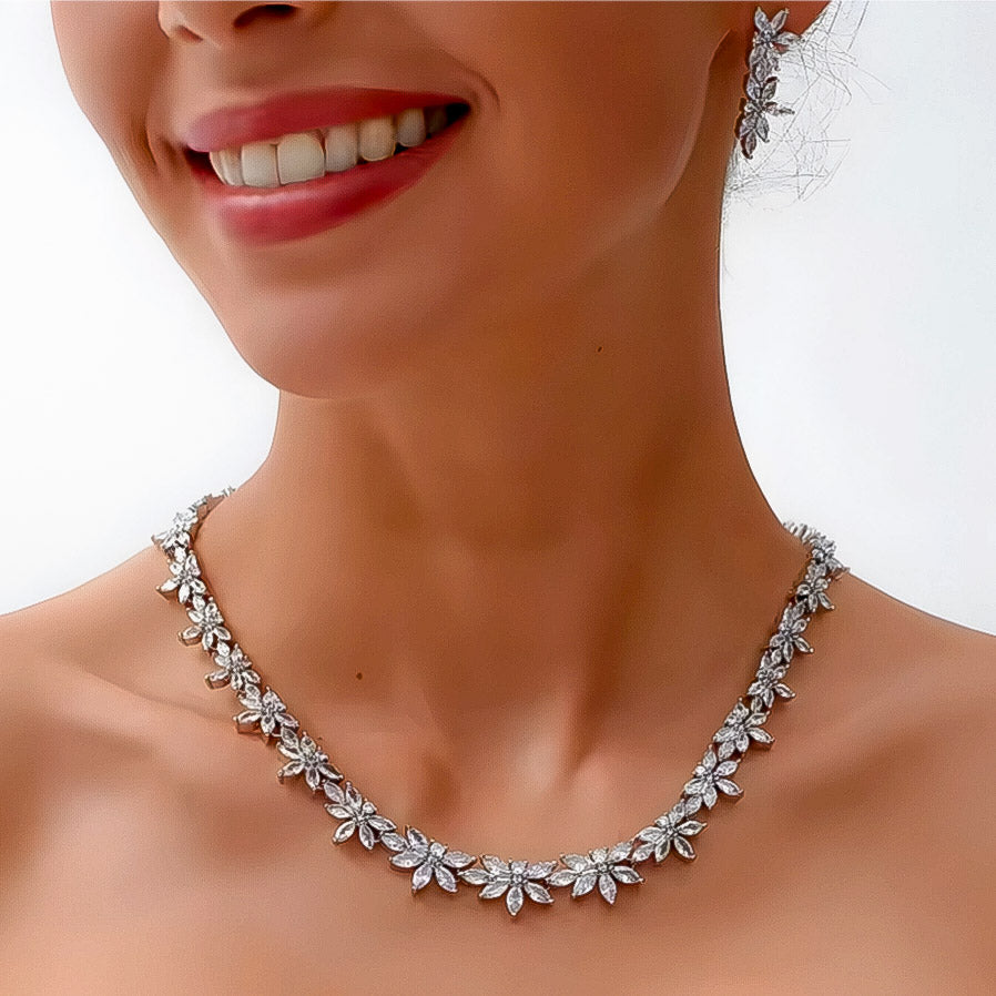 Flower Kisses Wedding Set