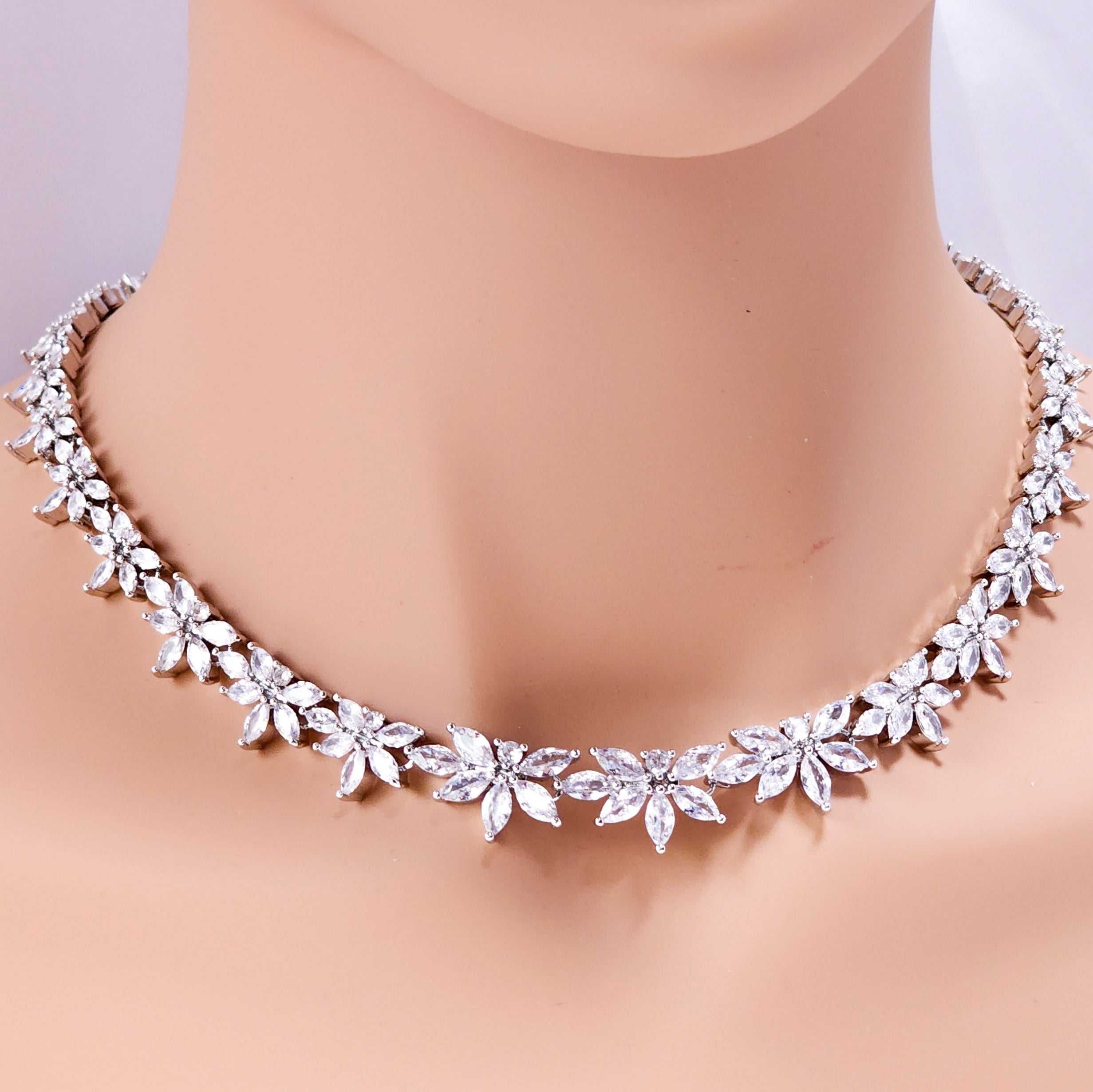 Flower Kisses Wedding Set