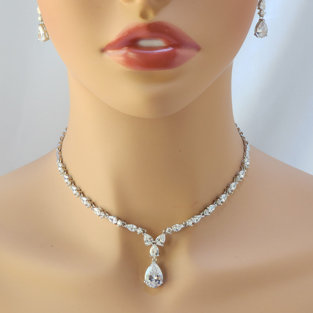 Teardrops Glistening Wedding Set