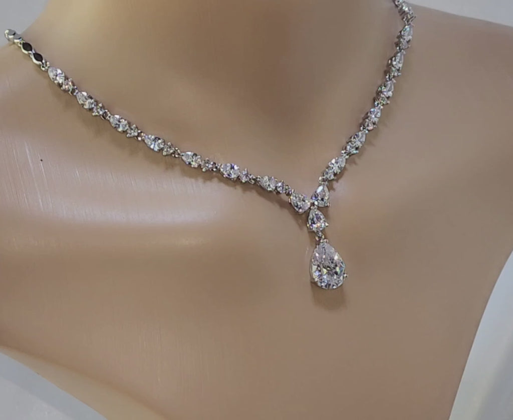 Teardrops Glistening Wedding Set